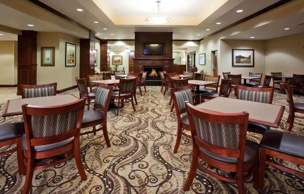 Holiday Inn Express & Suites - Mason City By Ihg Екстериор снимка