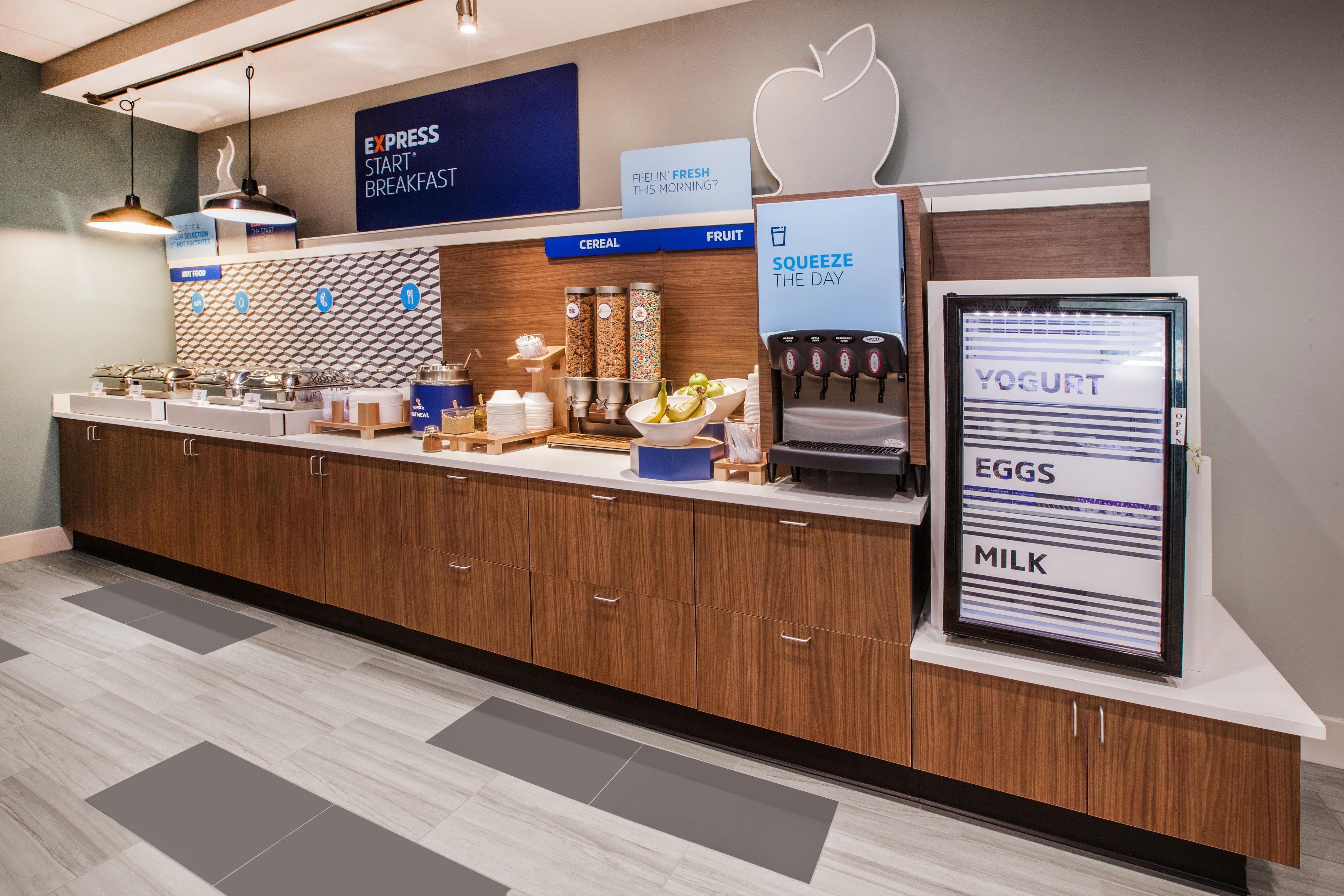 Holiday Inn Express & Suites - Mason City By Ihg Екстериор снимка