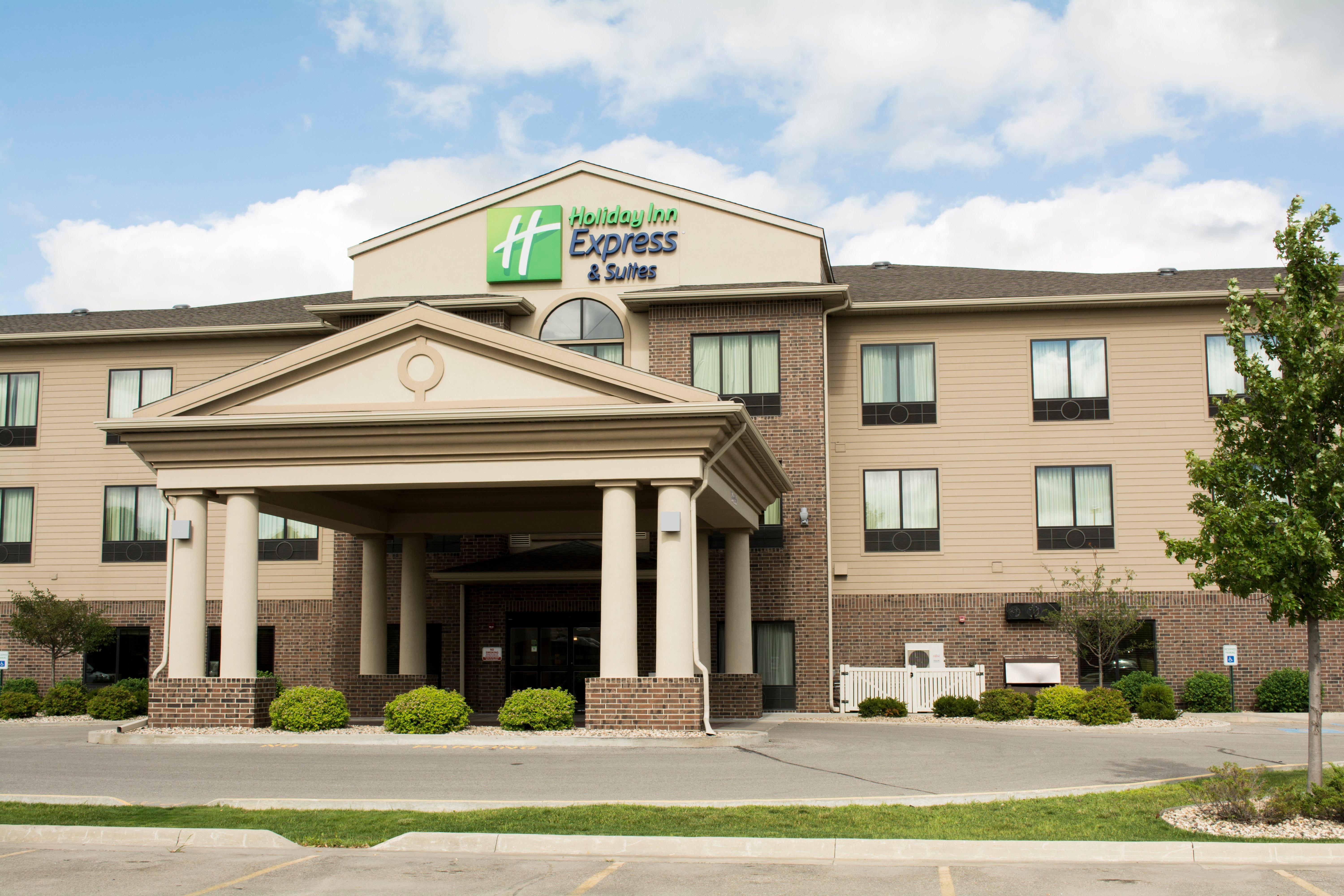 Holiday Inn Express & Suites - Mason City By Ihg Екстериор снимка
