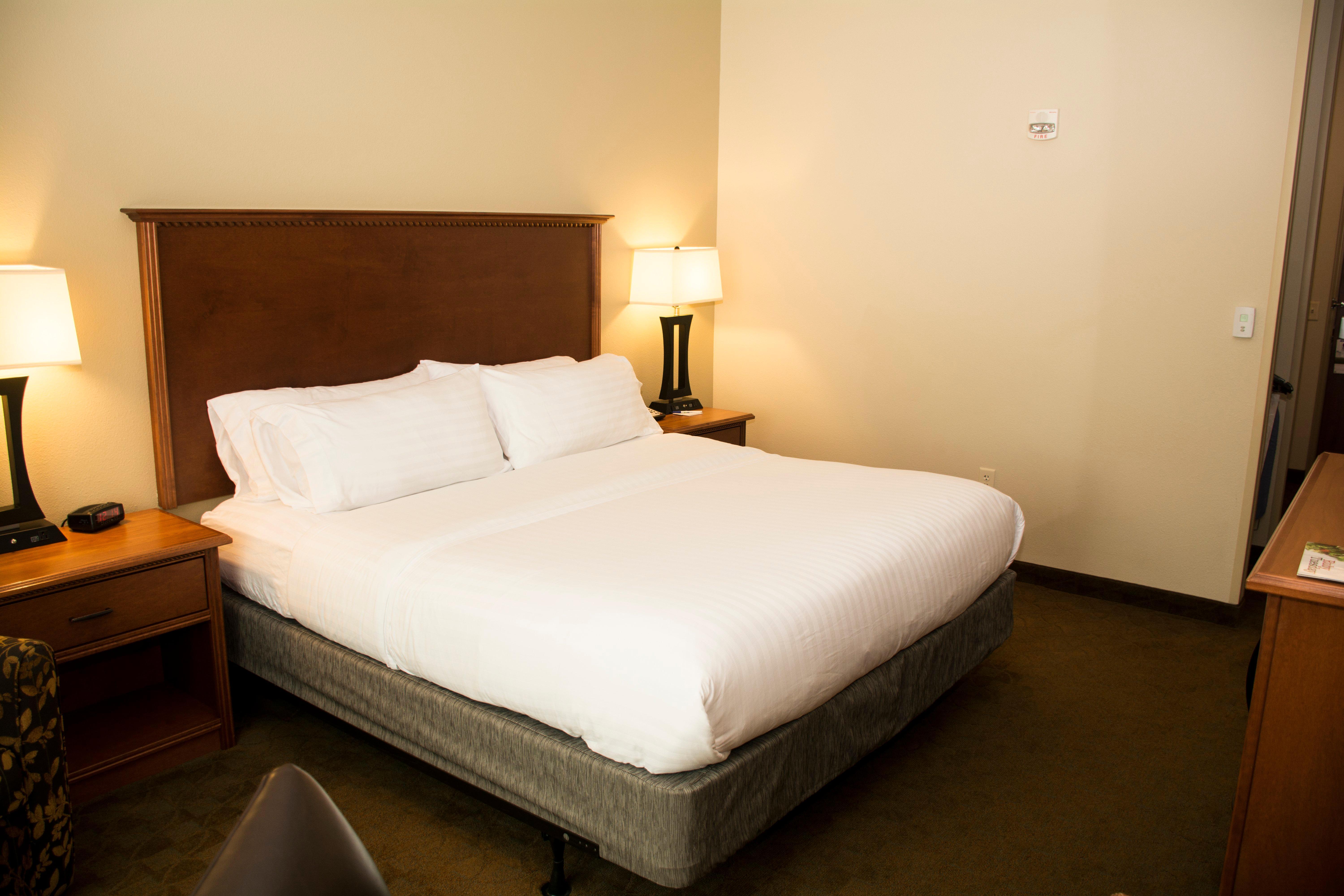 Holiday Inn Express & Suites - Mason City By Ihg Екстериор снимка