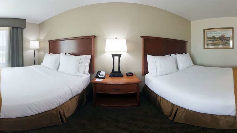 Holiday Inn Express & Suites - Mason City By Ihg Екстериор снимка