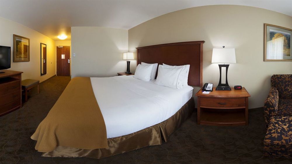 Holiday Inn Express & Suites - Mason City By Ihg Екстериор снимка