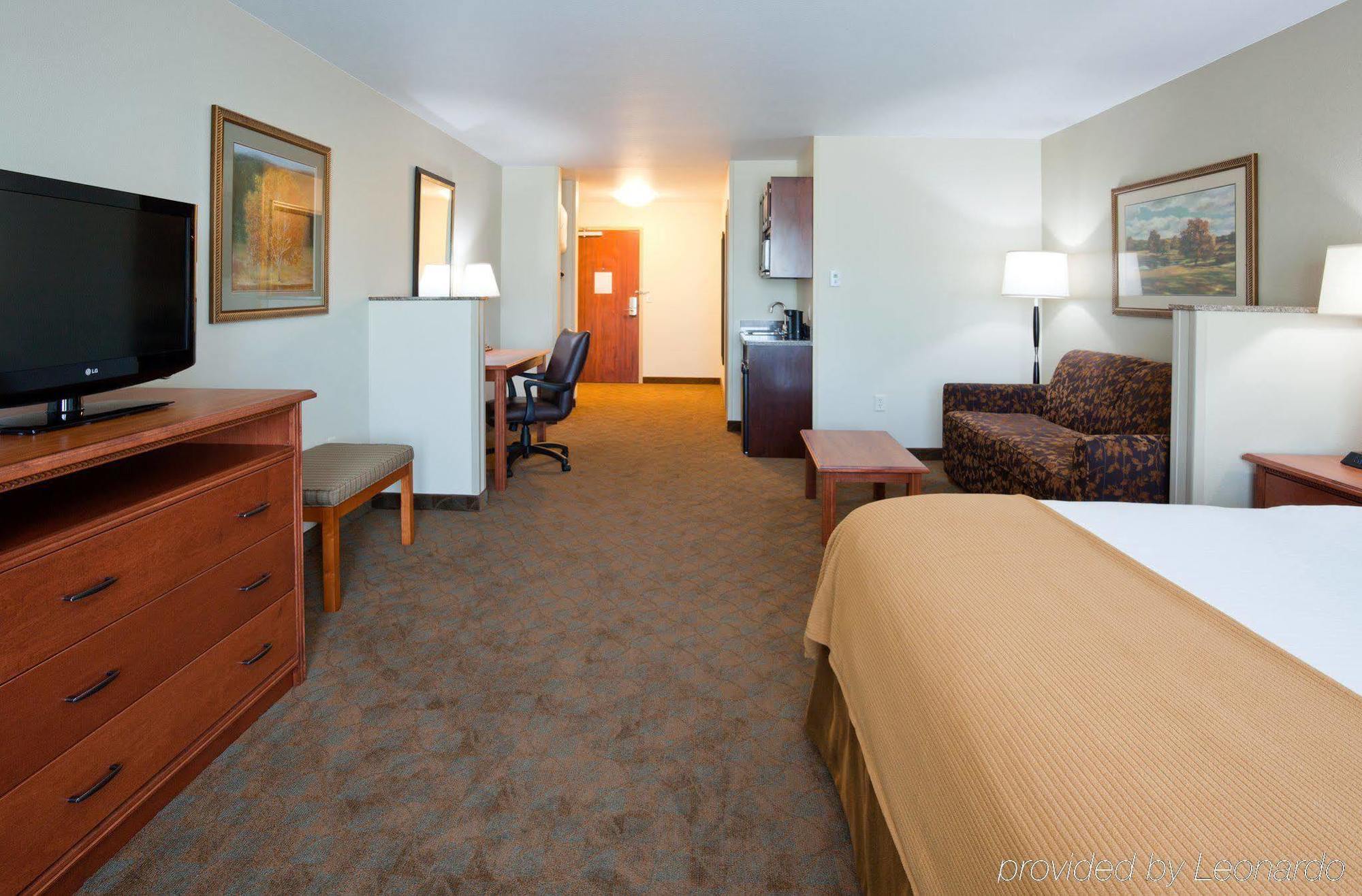 Holiday Inn Express & Suites - Mason City By Ihg Стая снимка
