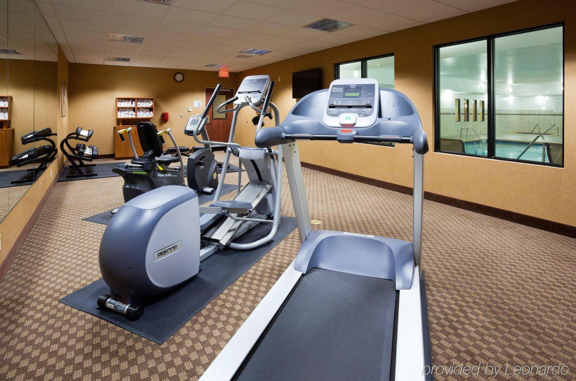 Holiday Inn Express & Suites - Mason City By Ihg Екстериор снимка